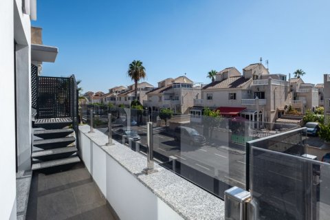 Villa en venta Torrevieja, Alicante, España 3 dormitorios, 106 m2 No. 137744 - foto 29