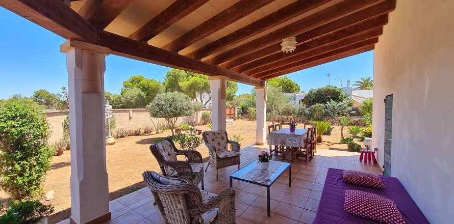 Villa in Cala Mondrago, Mallorca, Spain 4 bedrooms, 245 sq.m. No. 150115