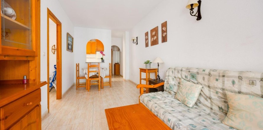 Apartamento en Torrevieja, Alicante, España 1 dormitorio, 65 m2 No. 194958