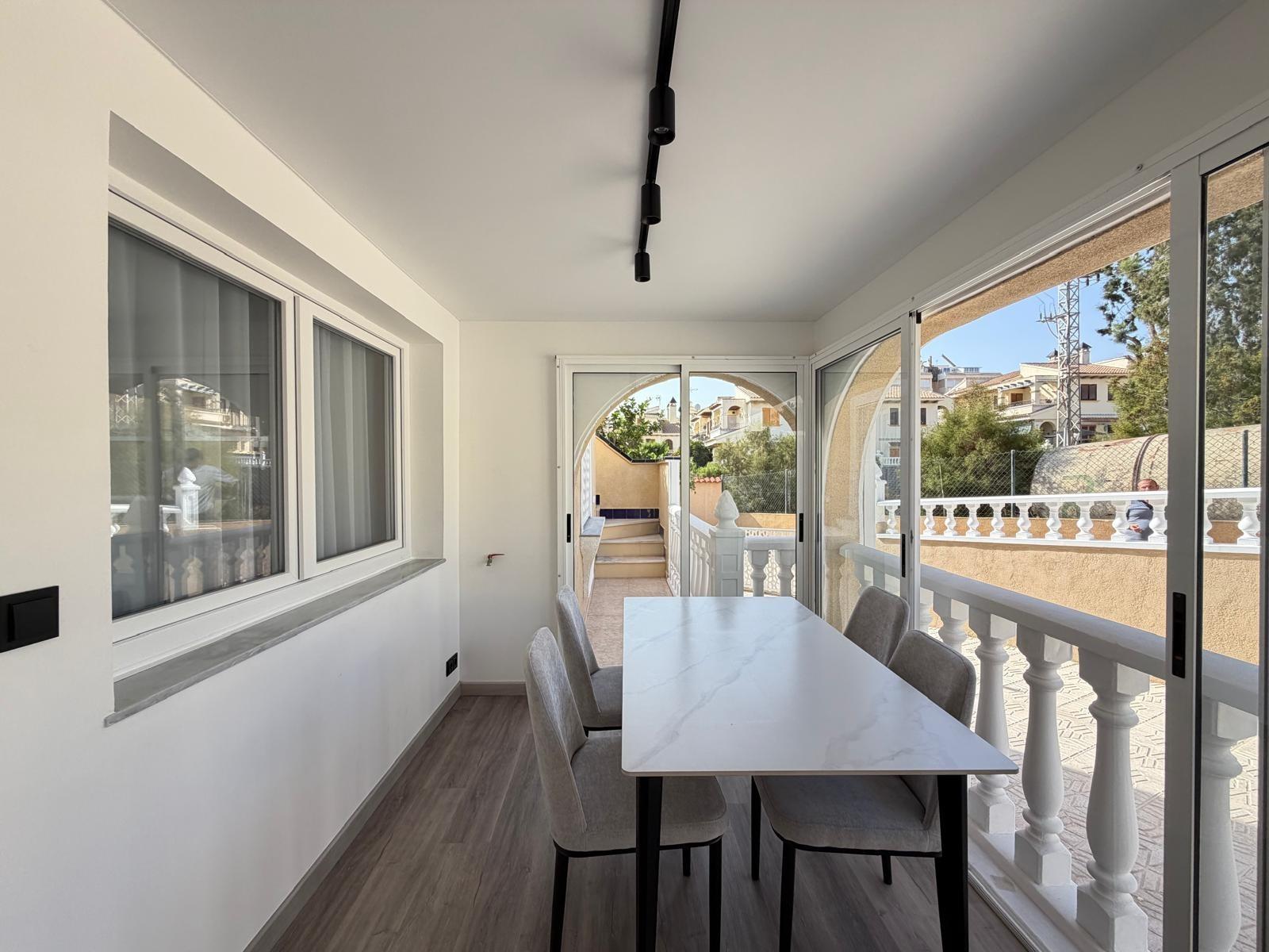 House in Torrevieja, Alicante, Spain 2 bedrooms, 63 sq.m. No. 194961