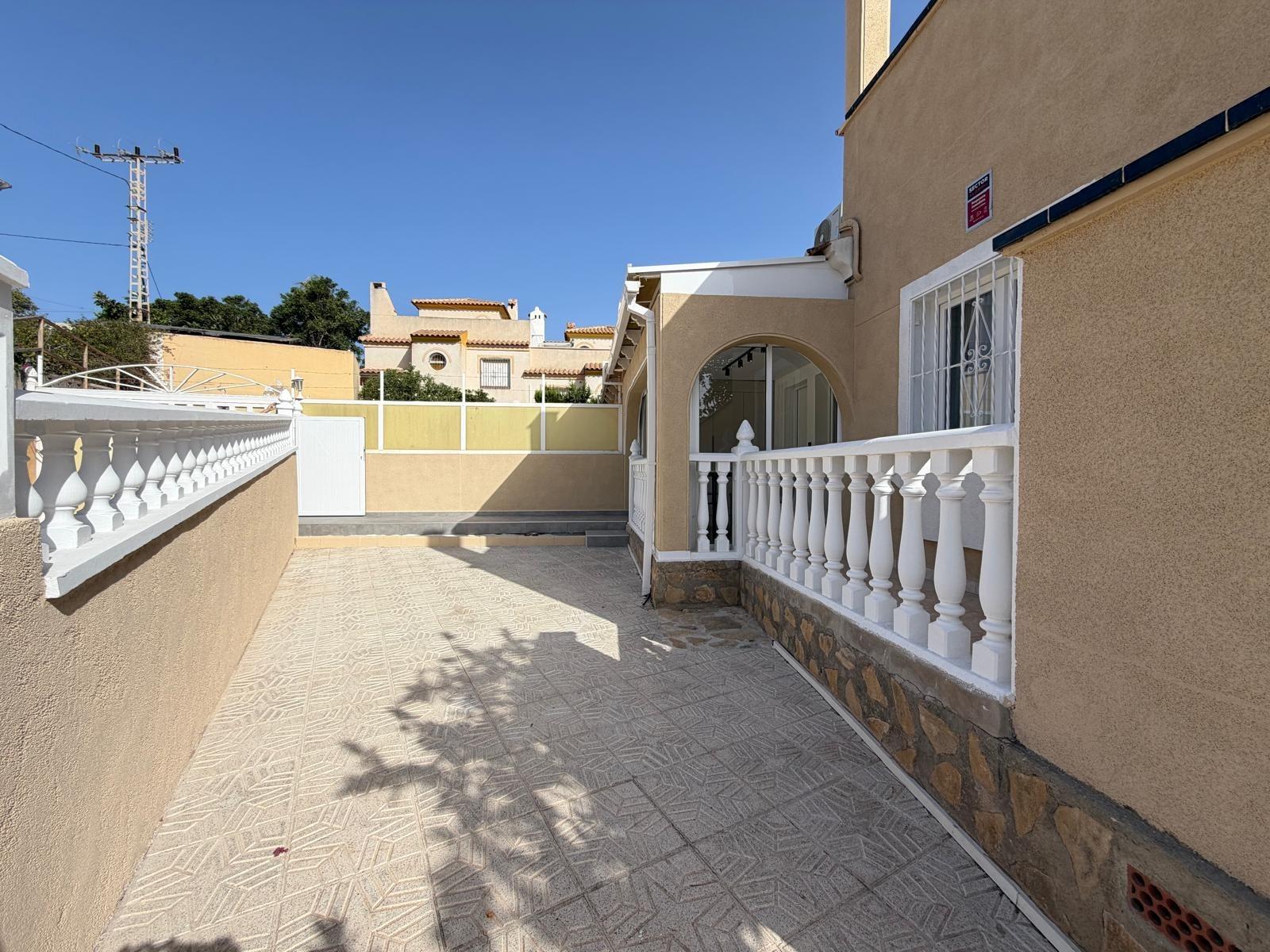 House in Torrevieja, Alicante, Spain 2 bedrooms, 63 sq.m. No. 194961