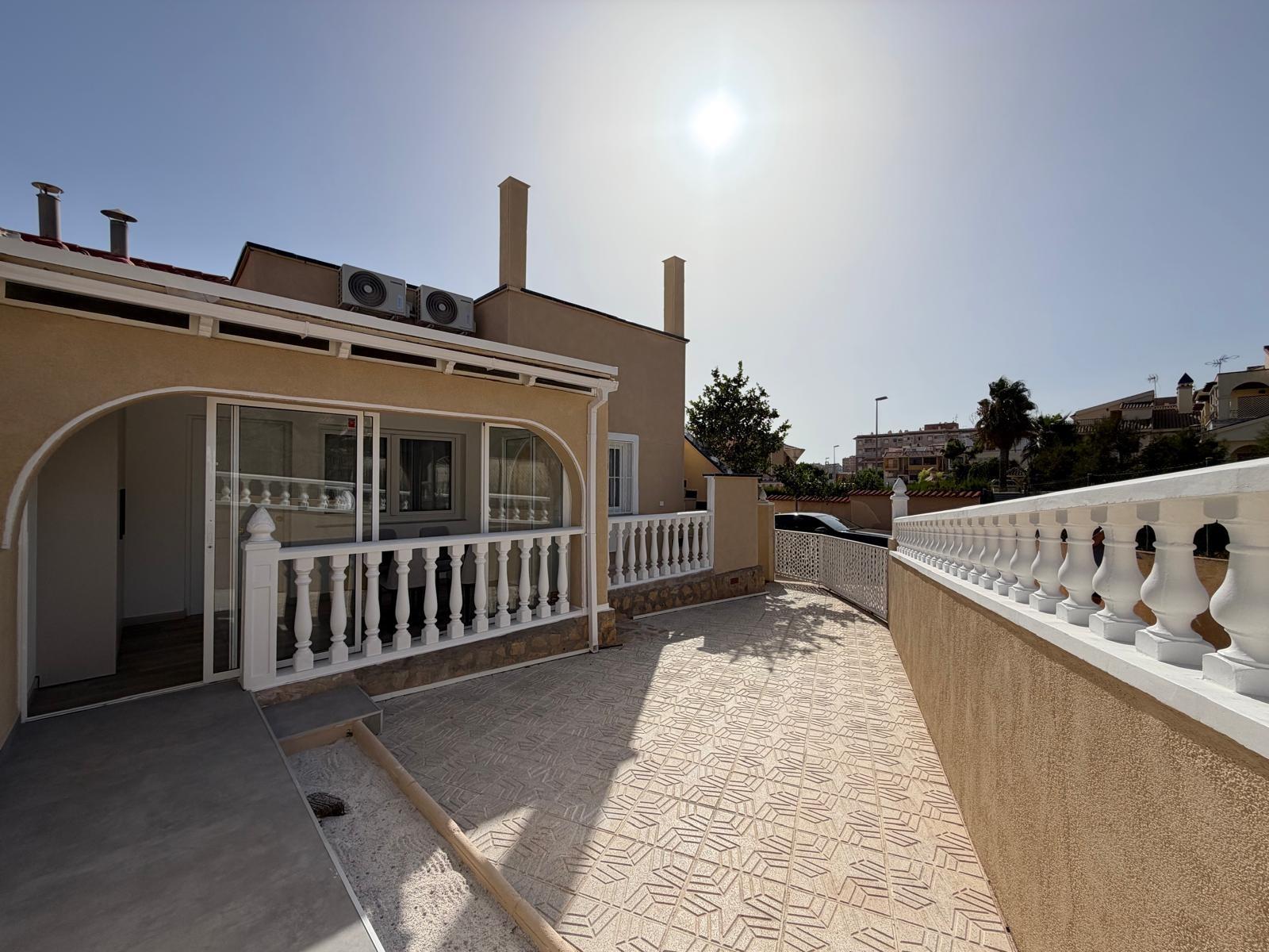 House in Torrevieja, Alicante, Spain 2 bedrooms, 63 sq.m. No. 194961