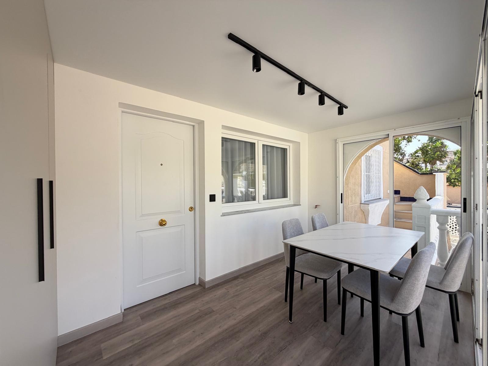 House in Torrevieja, Alicante, Spain 2 bedrooms, 63 sq.m. No. 194961