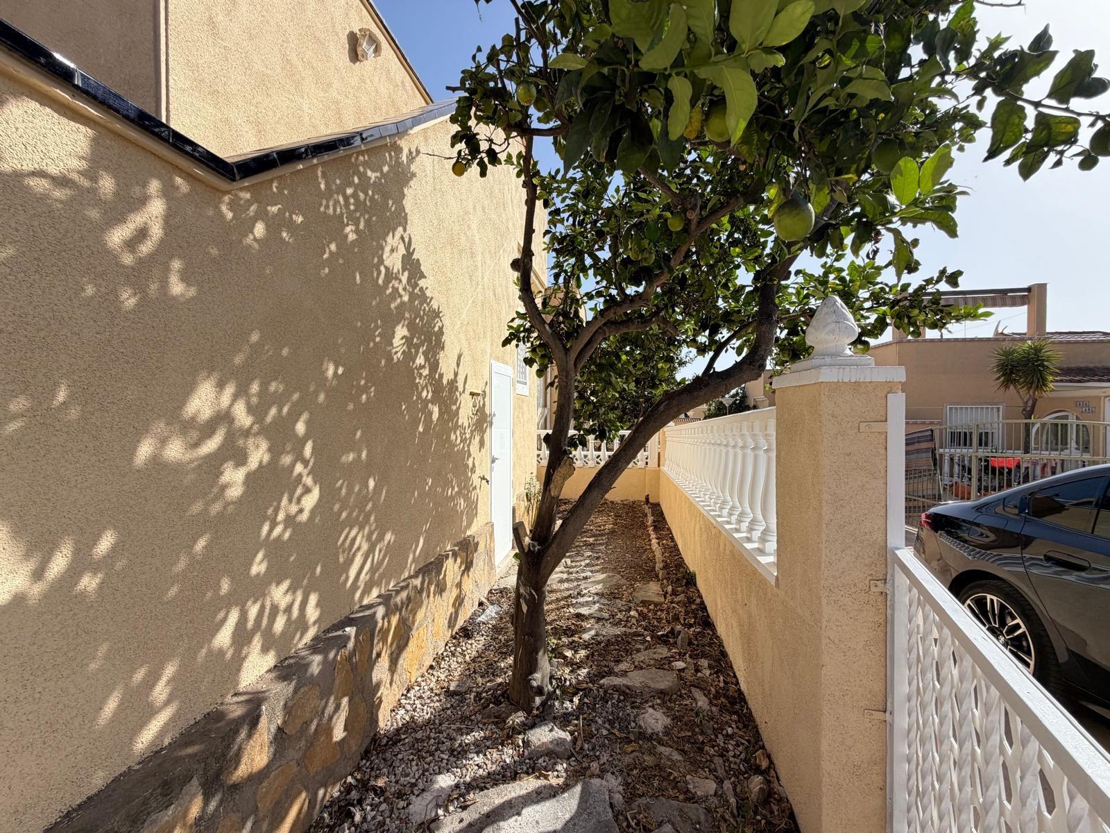House in Torrevieja, Alicante, Spain 2 bedrooms, 63 sq.m. No. 194961