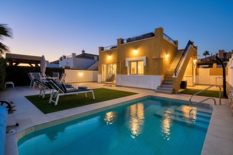 Villa till salu i Mar Menor Golf Resort, Murcia, Spanien 2 sovrum, Nr. 140697 - foto 1