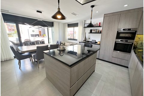 Villa till salu i Mar Menor Golf Resort, Murcia, Spanien 5 sovrum, Nr. 140696 - foto 3