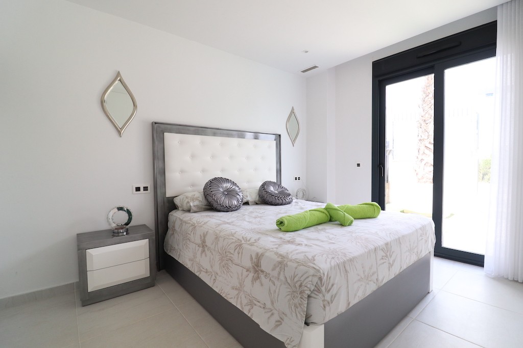 Villa en San Miguel de Salinas, Alicante, España 3 dormitorios, 125 m2 No. 145252