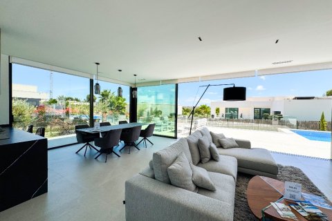 Продажа виллы в Кампоамор, Аликанте, Испания 3 спальни, 158м2 №145250 - фото 9