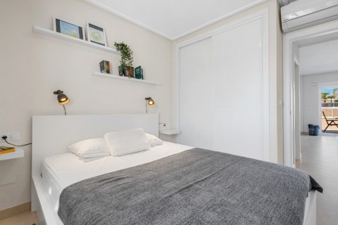 Casa adosada en venta en Cabo Roig, Alicante, España 3 dormitorios, 71 m2 No. 145255 - foto 17