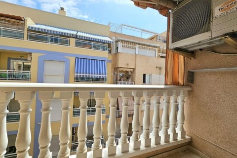 Apartamento en venta en Torrevieja, Alicante, España 2 dormitorios, 65 m2 No. 194223 - foto 2