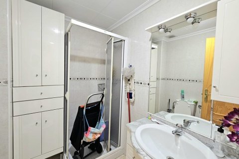 Apartamento en venta en Torrevieja, Alicante, España 2 dormitorios, 65 m2 No. 194223 - foto 9