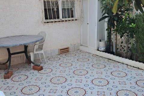 Bungalow à vendre à Torrevieja, Alicante, Espagne, 2 chambres, 68 m2 No. 194224 - photo 3
