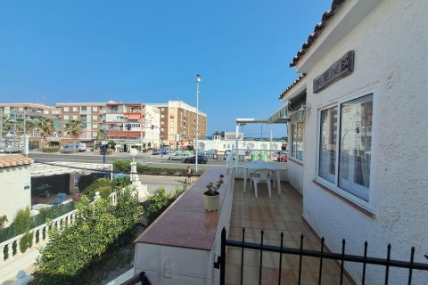 Bungalow à vendre à Torrevieja, Alicante, Espagne, 2 chambres, 68 m2 No. 194224 - photo 2