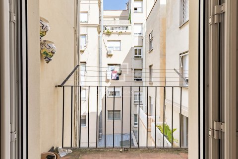Apartment for sale in Barcelona, Spain 3 bedrooms, 120 sq.m. No. 164894 - photo 26