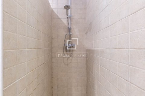 Apartment for sale in Barcelona, Spain 3 bedrooms, 120 sq.m. No. 164894 - photo 29