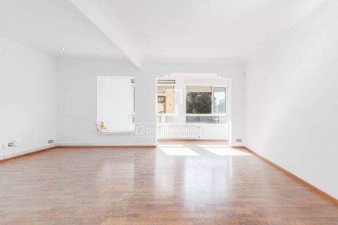 Apartment for sale in Barcelona, Spain 3 bedrooms, 120 sq.m. No. 164894 - photo 3