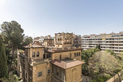 Apartment for sale in Barcelona, Spain 3 bedrooms, 120 sq.m. No. 164894 - photo 6
