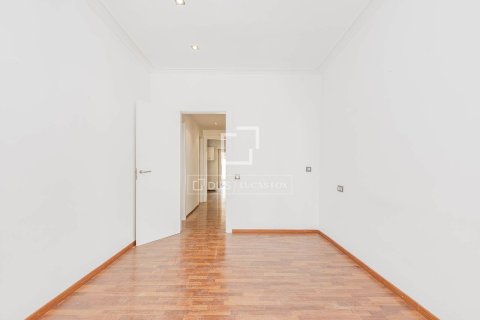 Apartment for sale in Barcelona, Spain 3 bedrooms, 120 sq.m. No. 164894 - photo 21