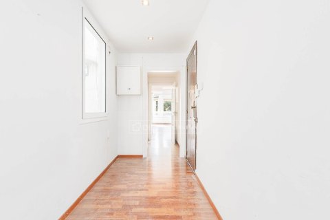 Apartment for sale in Barcelona, Spain 3 bedrooms, 120 sq.m. No. 164894 - photo 16