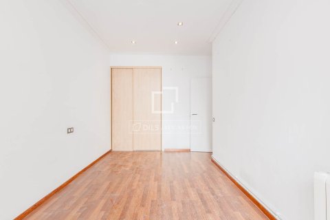 Apartment for sale in Barcelona, Spain 3 bedrooms, 120 sq.m. No. 164894 - photo 23