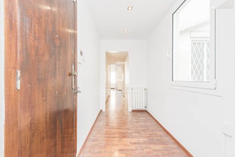 Apartment for sale in Barcelona, Spain 3 bedrooms, 120 sq.m. No. 164894 - photo 15