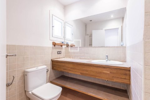 Apartment for sale in Barcelona, Spain 3 bedrooms, 120 sq.m. No. 164894 - photo 28