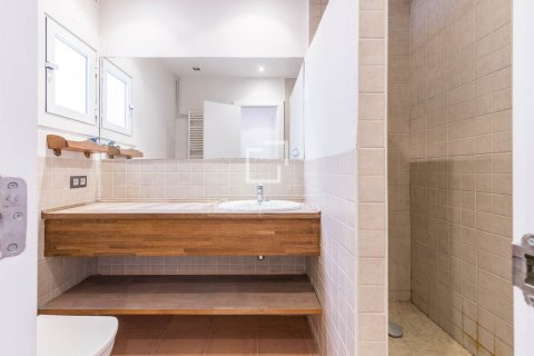 Apartment for sale in Barcelona, Spain 3 bedrooms, 120 sq.m. No. 164894 - photo 27