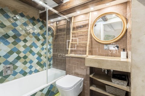 Apartment for sale in Barcelona, Spain 4 bedrooms, 123 sq.m. No. 164899 - photo 25