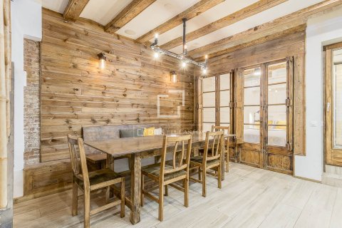 Apartment for sale in Barcelona, Spain 4 bedrooms, 123 sq.m. No. 164899 - photo 4