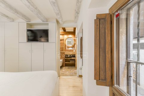 Apartment for sale in Barcelona, Spain 4 bedrooms, 123 sq.m. No. 164899 - photo 22