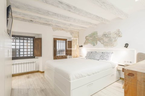 Apartment for sale in Barcelona, Spain 4 bedrooms, 123 sq.m. No. 164899 - photo 18