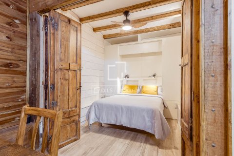 Apartment for sale in Barcelona, Spain 4 bedrooms, 123 sq.m. No. 164899 - photo 12