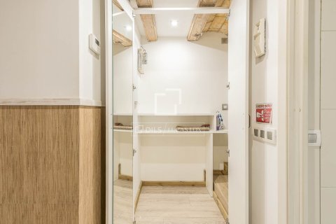 Apartment for sale in Barcelona, Spain 4 bedrooms, 123 sq.m. No. 164899 - photo 27