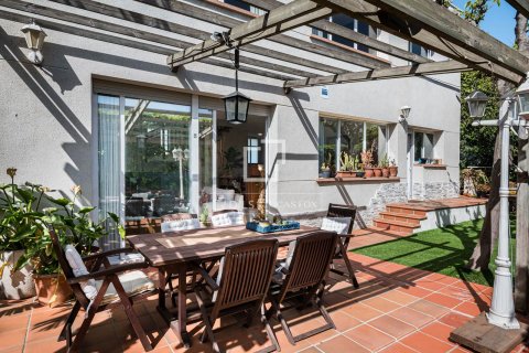 Villa for sale in Castelldefels, Barcelona, Spain 4 bedrooms, 260 sq.m. No. 164896 - photo 14