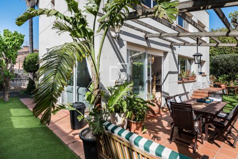 Villa for sale in Castelldefels, Barcelona, Spain 4 bedrooms, 260 sq.m. No. 164896 - photo 17