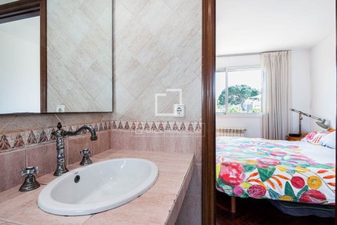 Villa for sale in Castelldefels, Barcelona, Spain 4 bedrooms, 260 sq.m. No. 164896 - photo 28