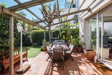 Villa for sale in Castelldefels, Barcelona, Spain 4 bedrooms, 260 sq.m. No. 164896 - photo 15