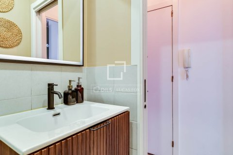 Apartment for sale in Barcelona, Spain 2 bedrooms, 62 sq.m. No. 164895 - photo 19