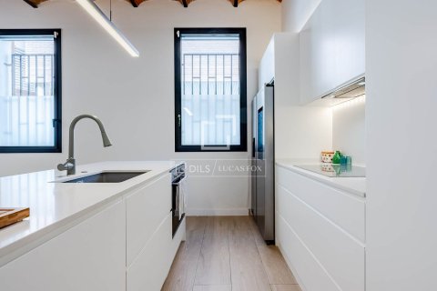 Villa till salu i Esplugues de Llobregat, Barcelona, Spanien 2 sovrum, 92 kvm. Nr. 164900 - foto 11