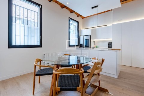 Villa till salu i Esplugues de Llobregat, Barcelona, Spanien 2 sovrum, 92 kvm. Nr. 164900 - foto 7