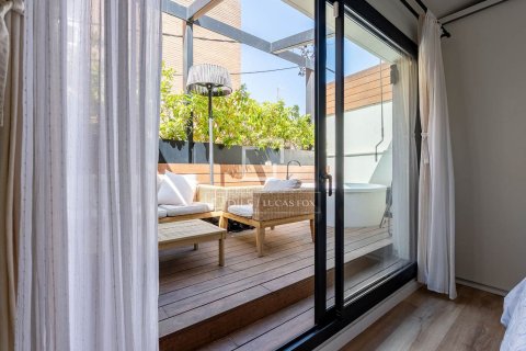 Villa till salu i Esplugues de Llobregat, Barcelona, Spanien 2 sovrum, 92 kvm. Nr. 164900 - foto 2