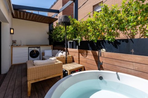 Villa till salu i Esplugues de Llobregat, Barcelona, Spanien 2 sovrum, 92 kvm. Nr. 164900 - foto 25