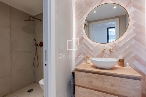 Villa till salu i Esplugues de Llobregat, Barcelona, Spanien 2 sovrum, 92 kvm. Nr. 164900 - foto 13