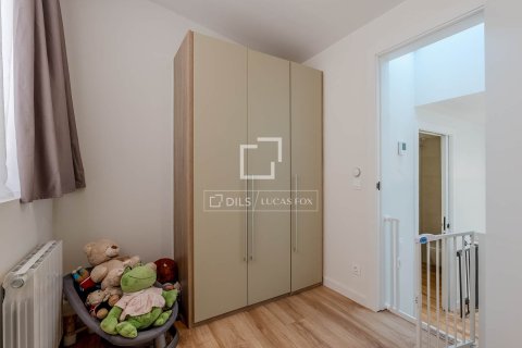 Villa till salu i Esplugues de Llobregat, Barcelona, Spanien 2 sovrum, 92 kvm. Nr. 164900 - foto 27