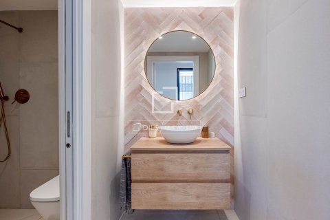 Villa till salu i Esplugues de Llobregat, Barcelona, Spanien 2 sovrum, 92 kvm. Nr. 164900 - foto 14