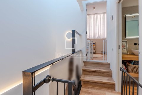 Villa till salu i Esplugues de Llobregat, Barcelona, Spanien 2 sovrum, 92 kvm. Nr. 164900 - foto 26