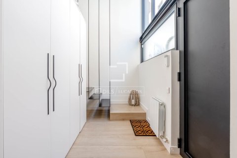 Villa till salu i Esplugues de Llobregat, Barcelona, Spanien 2 sovrum, 92 kvm. Nr. 164900 - foto 3