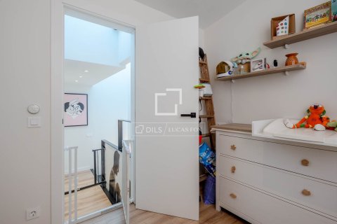 Villa till salu i Esplugues de Llobregat, Barcelona, Spanien 2 sovrum, 92 kvm. Nr. 164900 - foto 29