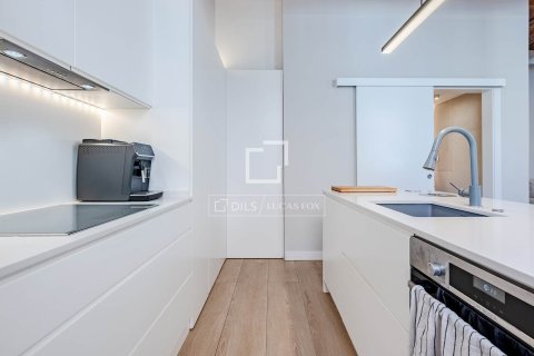 Villa till salu i Esplugues de Llobregat, Barcelona, Spanien 2 sovrum, 92 kvm. Nr. 164900 - foto 12