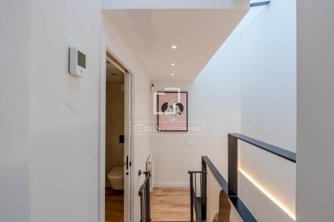 Villa till salu i Esplugues de Llobregat, Barcelona, Spanien 2 sovrum, 92 kvm. Nr. 164900 - foto 30